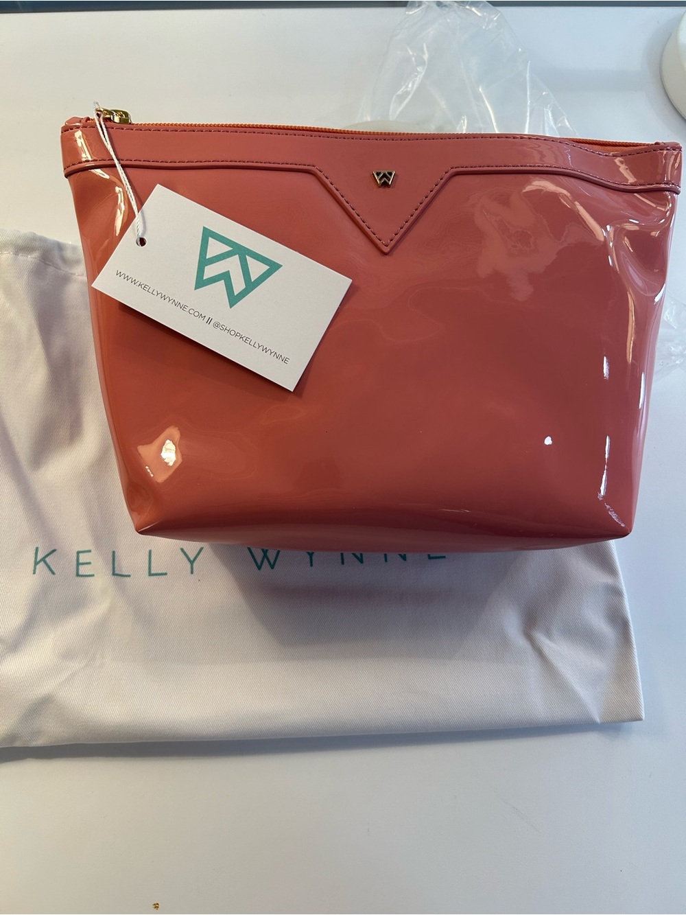 NWT Kelly Wynne DK Woodrose Pink Patent Go Get Em Pouch